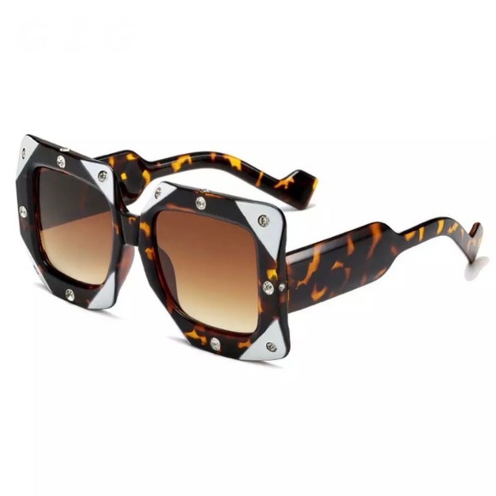 🕶TRENDY AND UNIQUE CRYSTAL EMBELLISHED SUNNIES IN BROWN AND WHITE-NEW - Picture 8 of 9